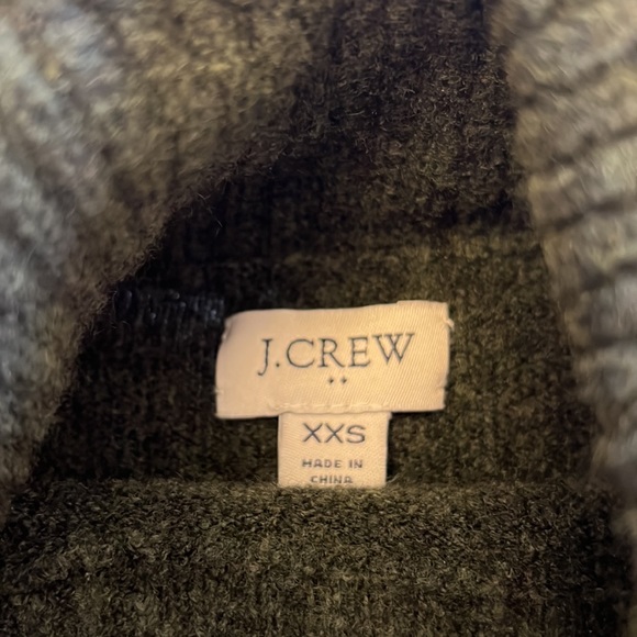J. Crew puff sleeve turtleneck in dark green in size XXS - Picture 3 of 3